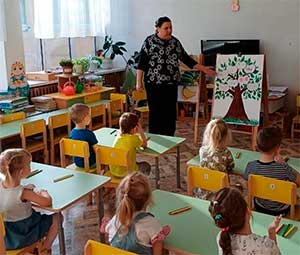 Конспект занятия по рисованию «Дерево здоровья» в средней группе «Пингвин»